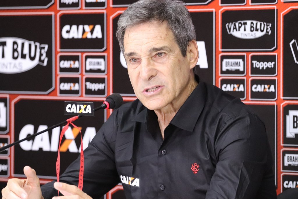 Após empatar com o Paraná, Carpegiani admite não ter gostado das mudanças que promoveu na equipe e falou sobre o BA-VI: ” temos obrigação de vencer”