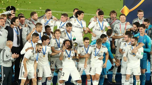 Com tranquilidade, Real Madrid conquista o mundo pela sétima vez, a terceira seguida