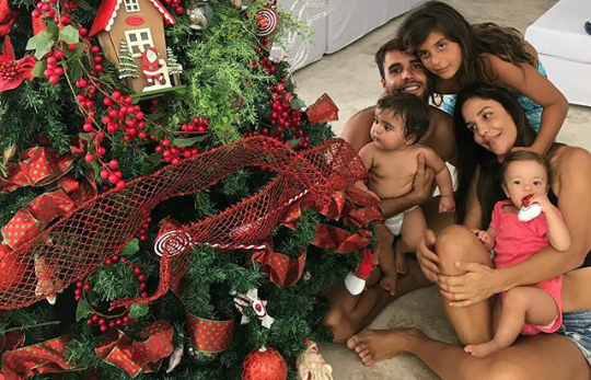 “Presentes da minha vida”, diz Ivete ao lado da família neste Natal