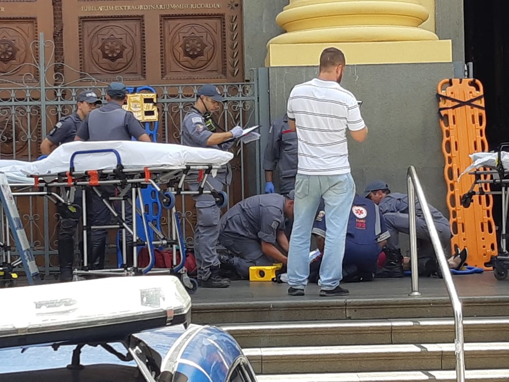 Atentado em igreja deixa cinco mortos e três feridos em SP