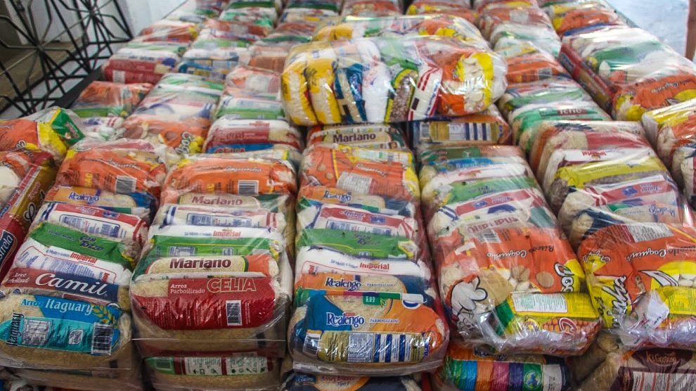 Prefeitura de Salvador inicia terceira etapa de distribuição de cestas a estudantes