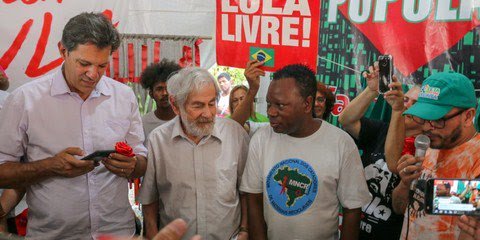 “Não abaixem a cabeça continuem na luta”, disse Lula ao receber visita de catador em Curitiba