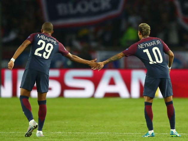 Jornal diz que PSG pode vender Neymar ou Mbappé por Fair Play; clube rebate: “mentiroso”