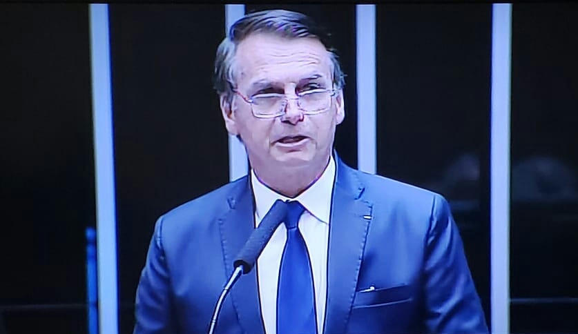 “Temos oportunidade única de reconstruir o país”, diz Bolsonaro em discurso