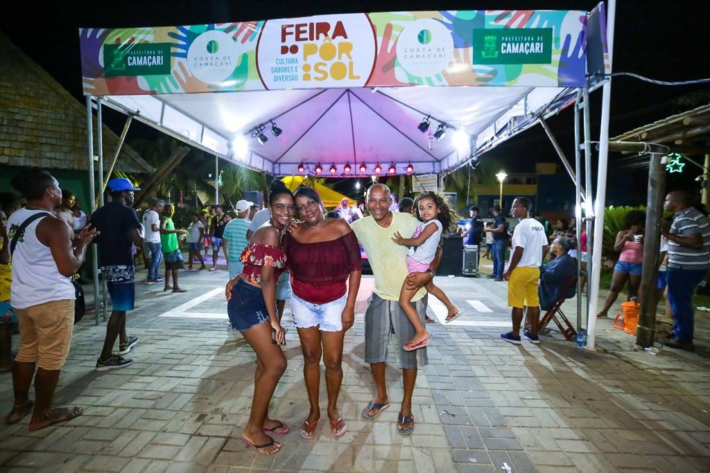 Costa de Camaçari recebe mais uma edição da Feira do Pôr do Sol