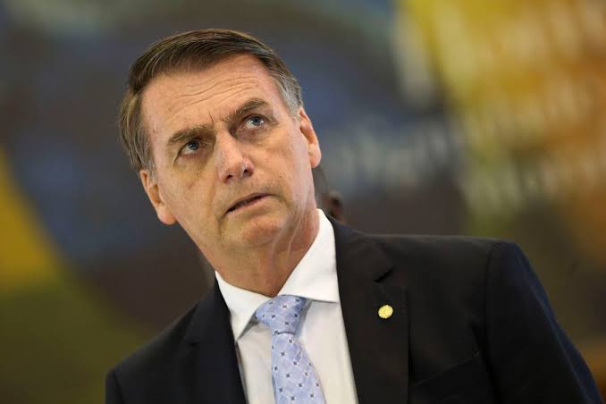 “Justiça será feita ao assassino italiano companheiro do governo mais corrupto do mundo (PT)”, diz Bolsonaro