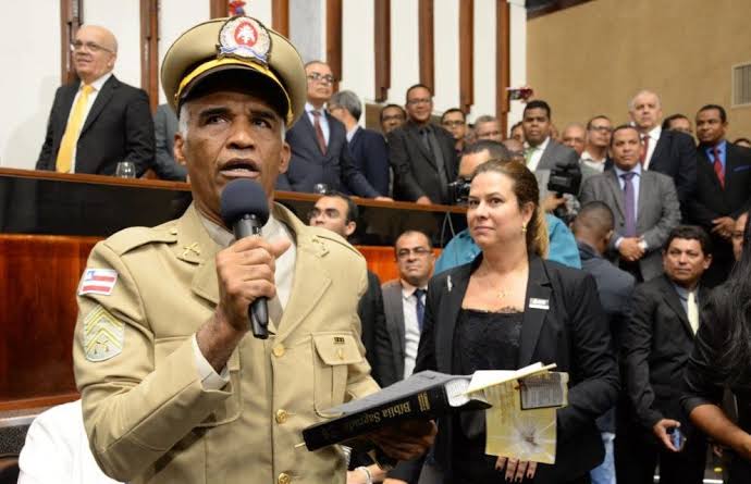 Pastor Sgt.Isidório renuncia mandato de deputado visando promoção na Polícia Militar