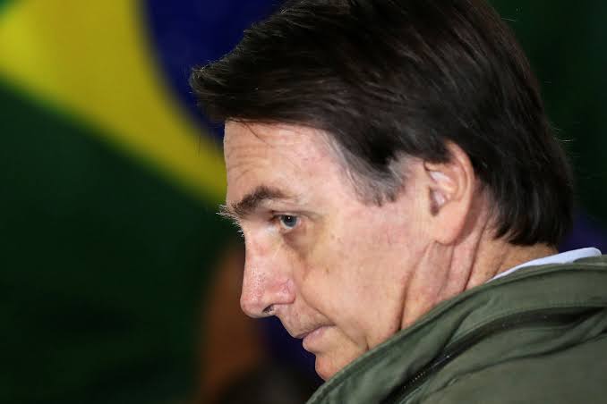 Bolsonaro viaja para retirada da bolsa de colostomia