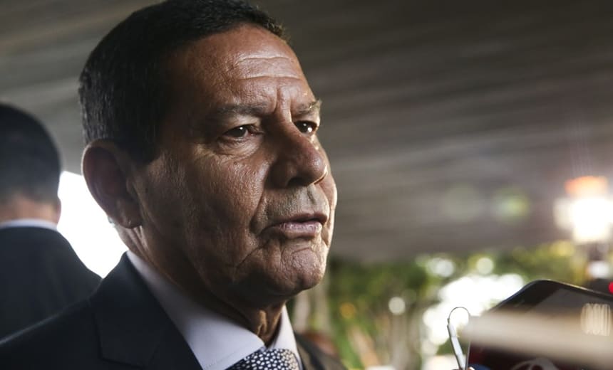 Mourão diz que crise no governo federal é “futriquinha” e manda recado para Carlos Bolsonaro