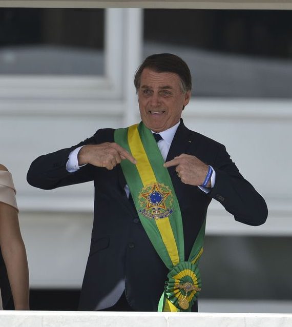 Líder da ‘bancada da bala’ fala em impeachment de Bolsonaro