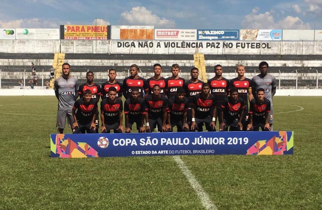 Vitória vence e carimba vaga para segunda fase da Copa São Paulo