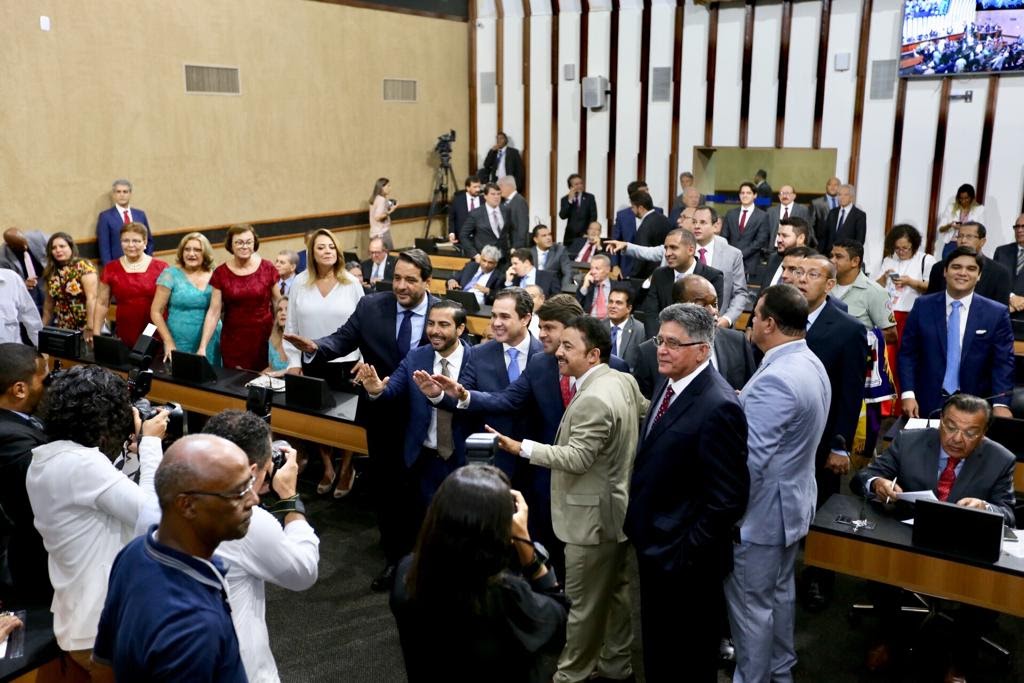 Deputados tomam posse na Assembleia Legislativa da Bahia e escolhem novo presidente
