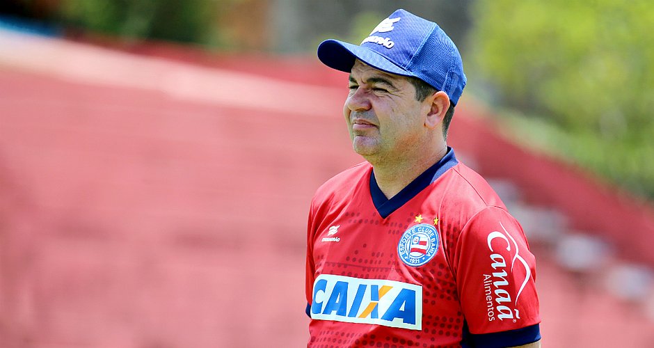Enderson Moreira lamenta chances perdidas e admite: “Saio triste pelo resultado”
