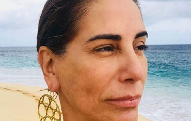 Glória Pires exibe corpão em foto no Instagram aos 55 anos