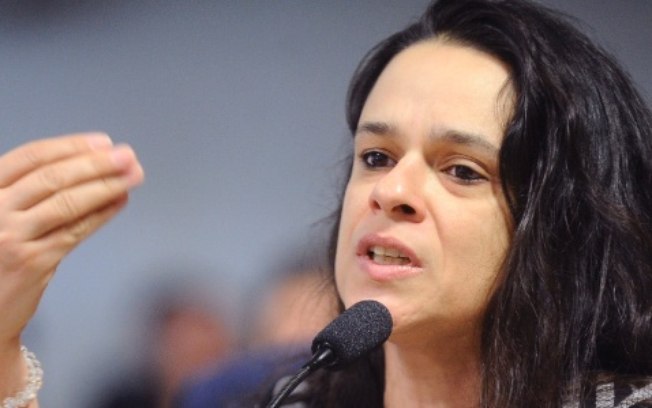 Janaina Paschoal, aliada de Bolsonaro, cobra afastamento do ministro do Turismo