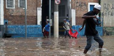 “Passei por 20 enchentes, mas essa foi a pior”, diz sobrevivente paulista