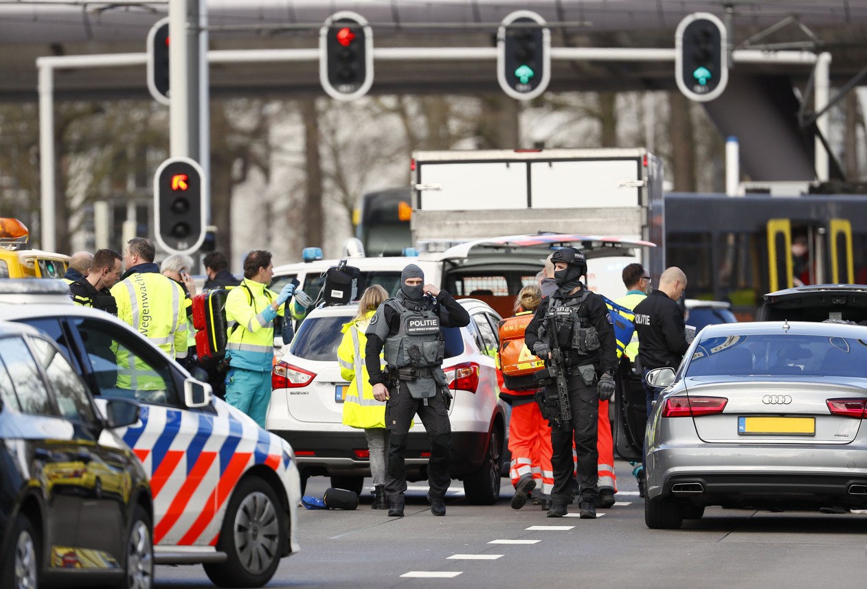 Tiroteio em bonde deixa três mortos e nove feridos na Holanda