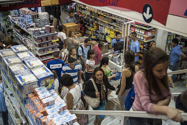 Em setembro vendas do comércio brasileiro apresentaram crescimento de 0,7% , 5ª alta seguida, aponta IBGE
