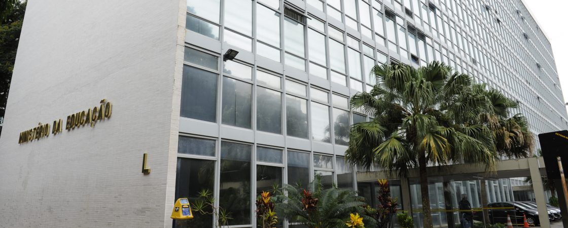 Justiça da Bahia manda MEC suspender bloqueio nas universidades