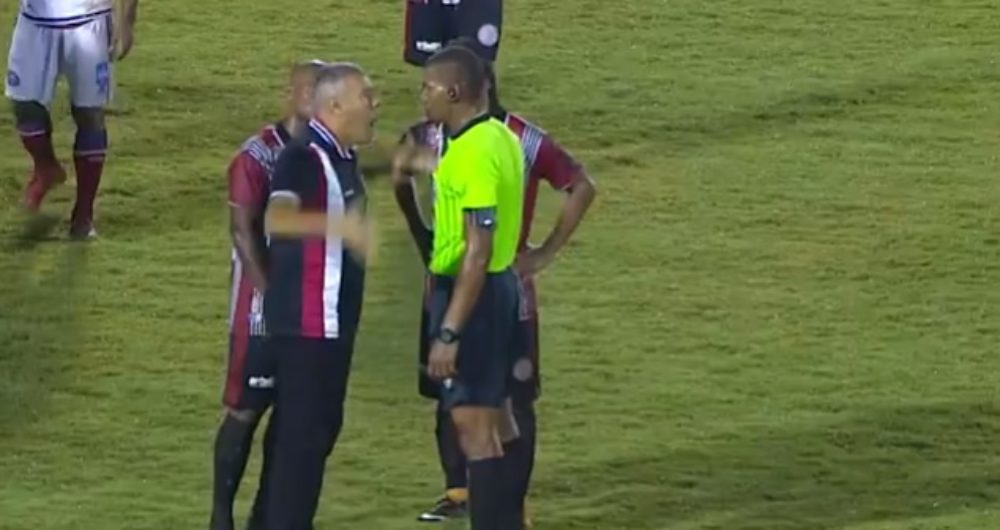 Atlético de Alagoinhas emite nota lamentando agressões do prefeito durante partida:  ‘atitudes explosivas’