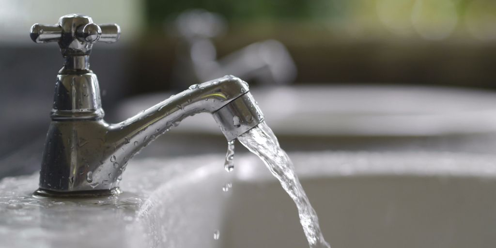 Camaçari: Embasa esclarece que água está dentro do padrão para o consumo humano