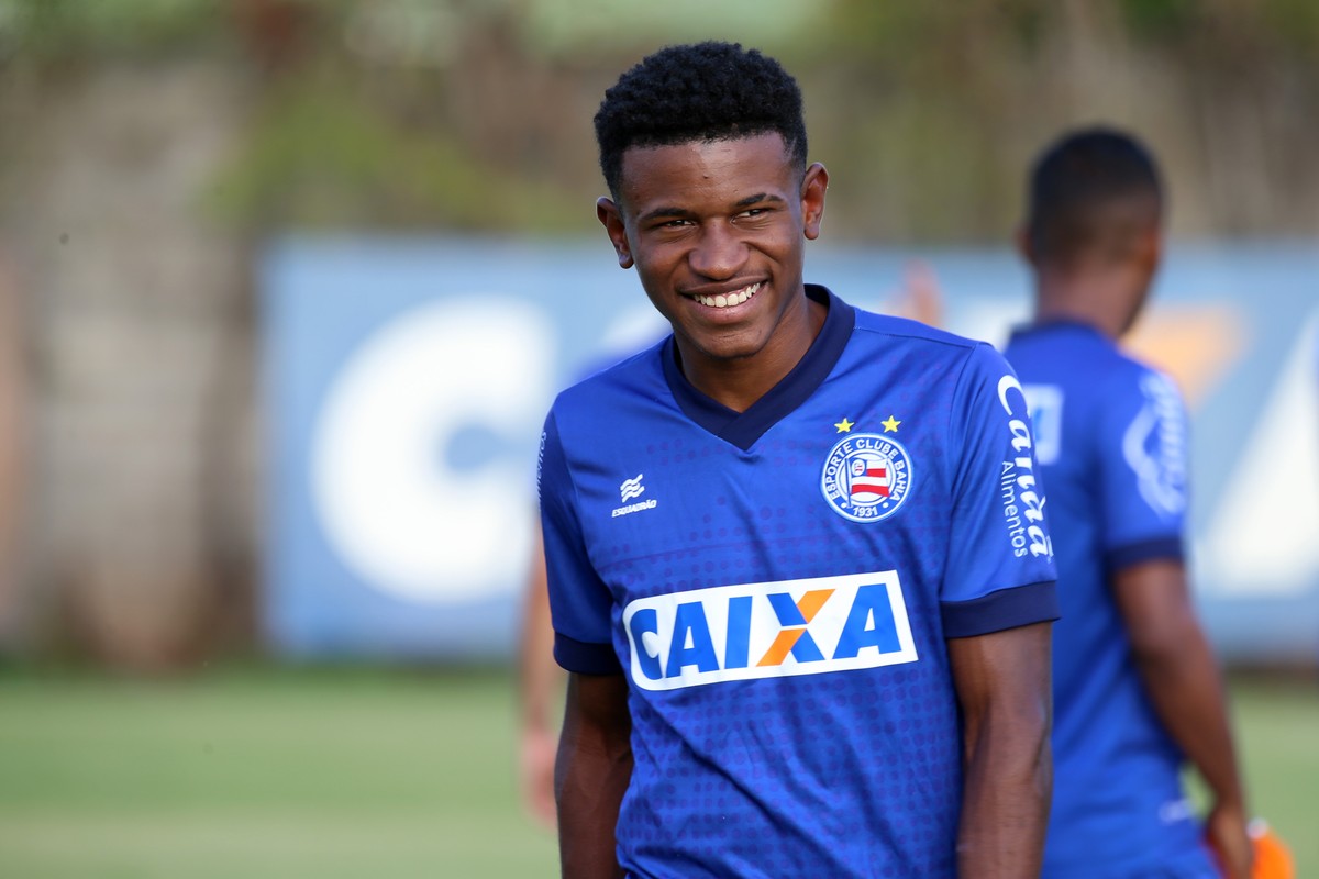 Flamengo faz sondagem por Ramires, aponta site