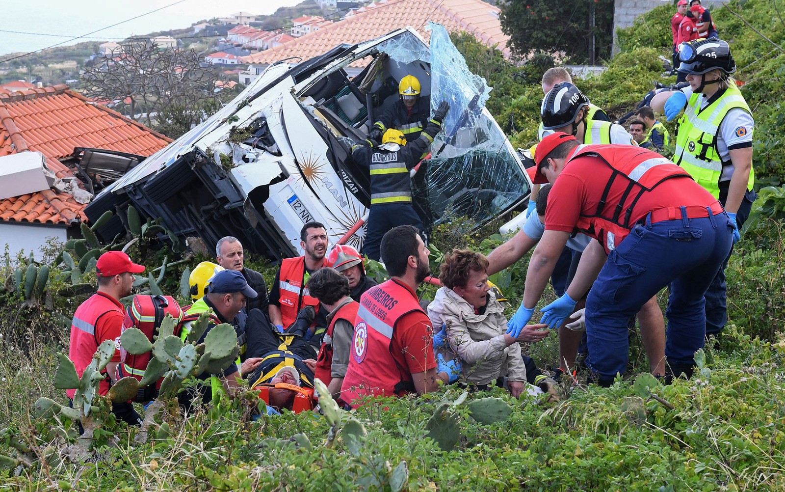 Acidente de ônibus deixa mais de 20 mortos em Portugal