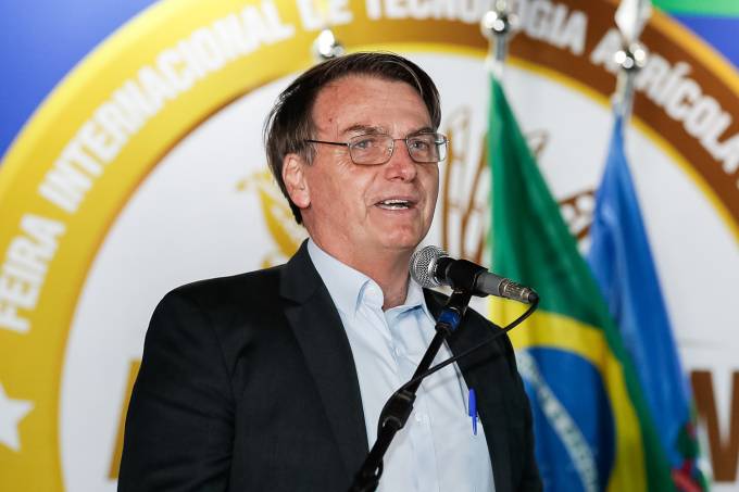 Jair Bolsonaro quer isentar dono de terra que atirar em invasor