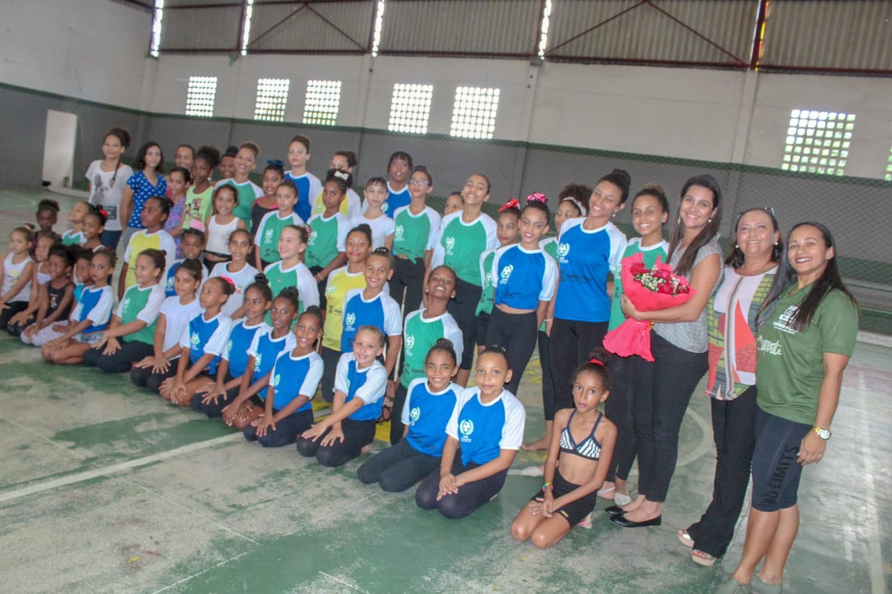 Alunas do Programa Simões Filho Esportes recebem técnica da Confederação Brasileira