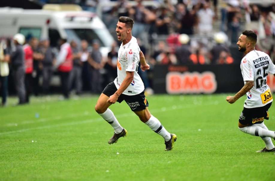 Corinthians vence o São Paulo e conquista título paulista