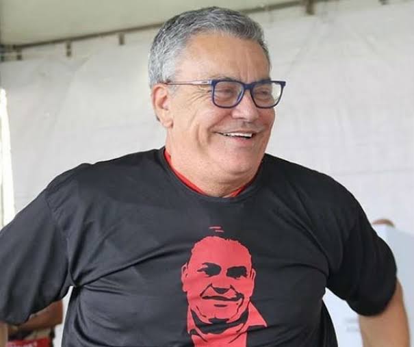 Paulo Carneiro anuncia venda de Ramires do Bahia