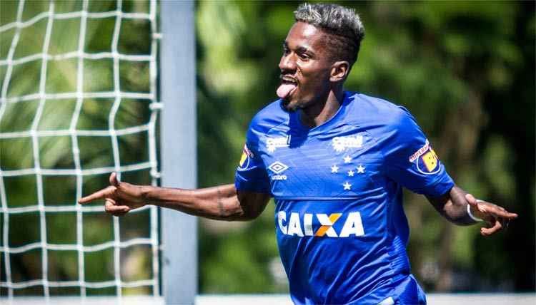 Confirmado: Vitória acerta com atacante do Cruzeiro