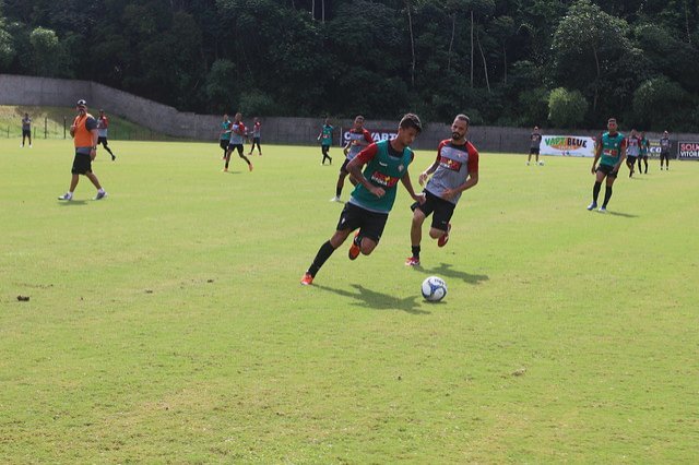 Vitória segue treinamentos visando partida contra o Bragantino
