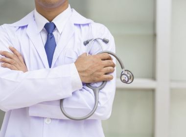 Ginecologista acusado de abusar de pacientes diz ser vítima de ‘covardia’
