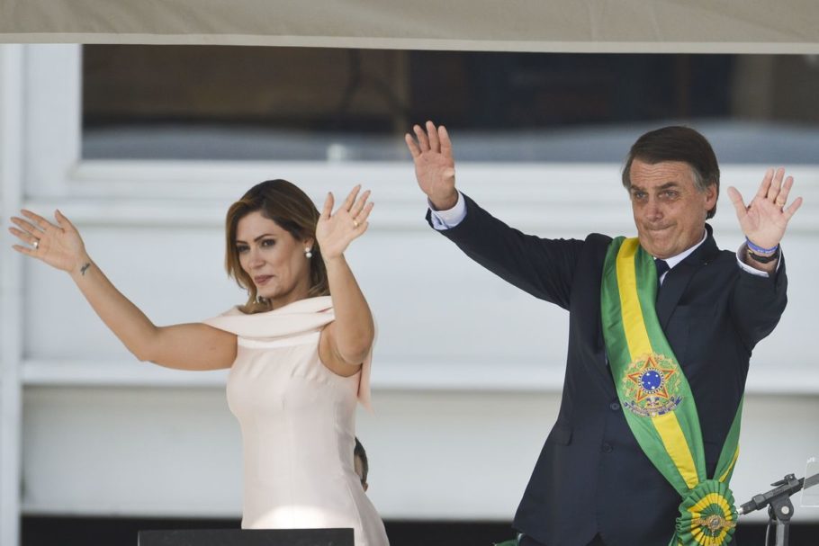Bolsonaro deve rever artigo da reforma da Previdência a pedido de Michelle