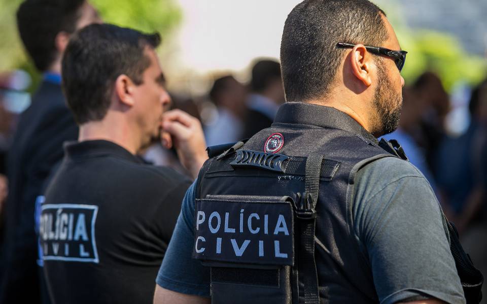 Polícia faz operação contra suspeitos de integrar milícia no Rio