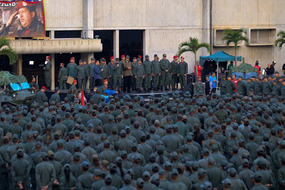 Queda de helicóptero mata sete militares na Venezuela