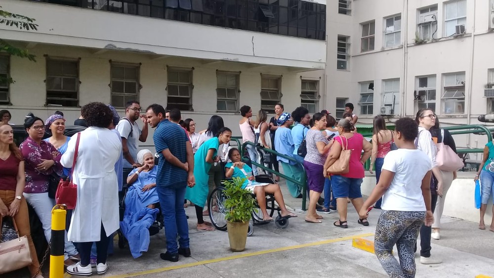 Incêndio atinge Hospital das Clínicas, em Salvador