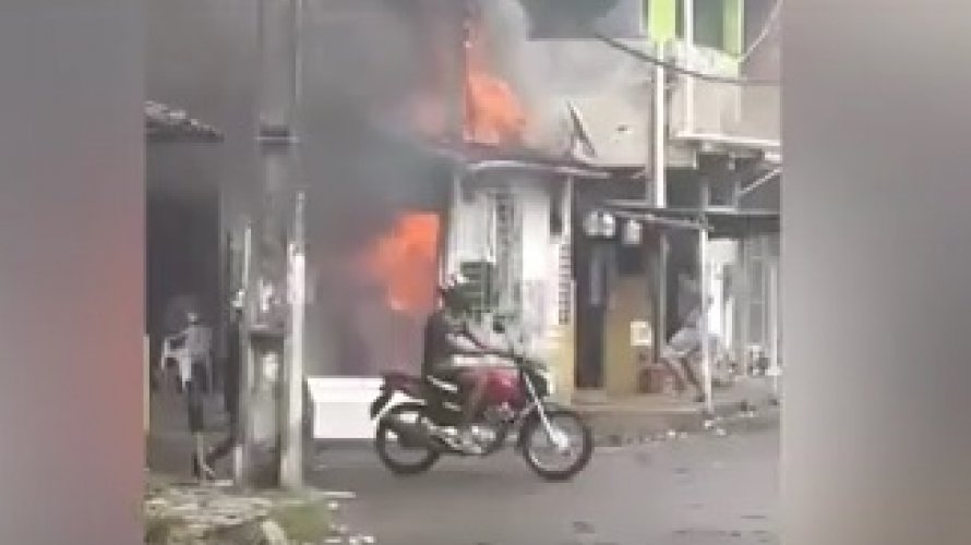 Incêndio assusta moradores do bairro do Uruguai, em Salvador