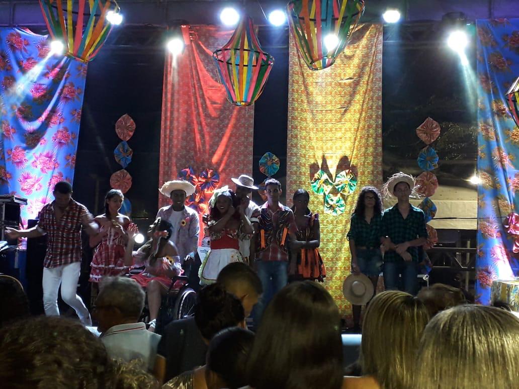 Público prestigia final do concurso Casal Junino em Camaçari