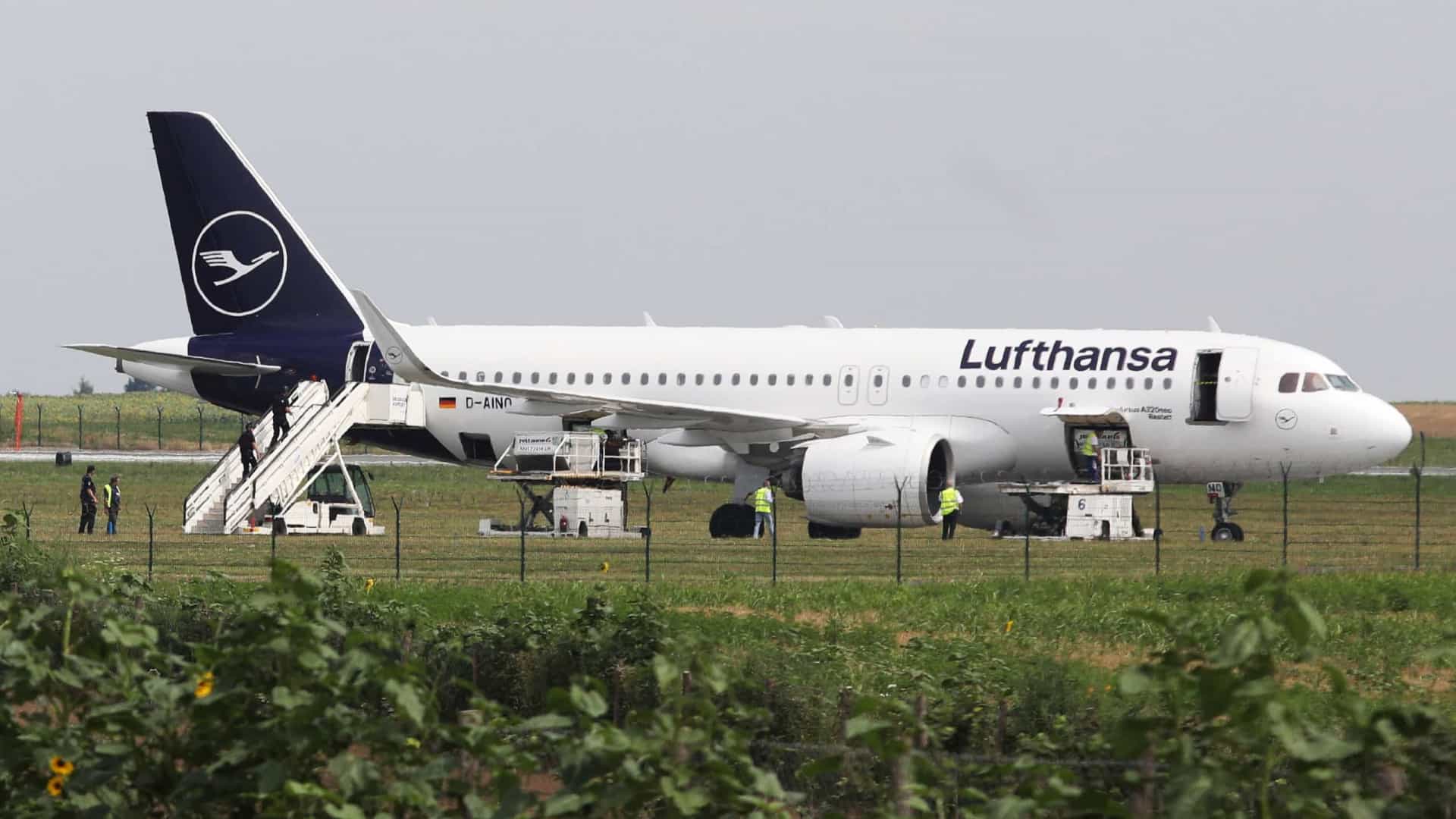 Avião é evacuado após ameaça de bomba na Sérvia