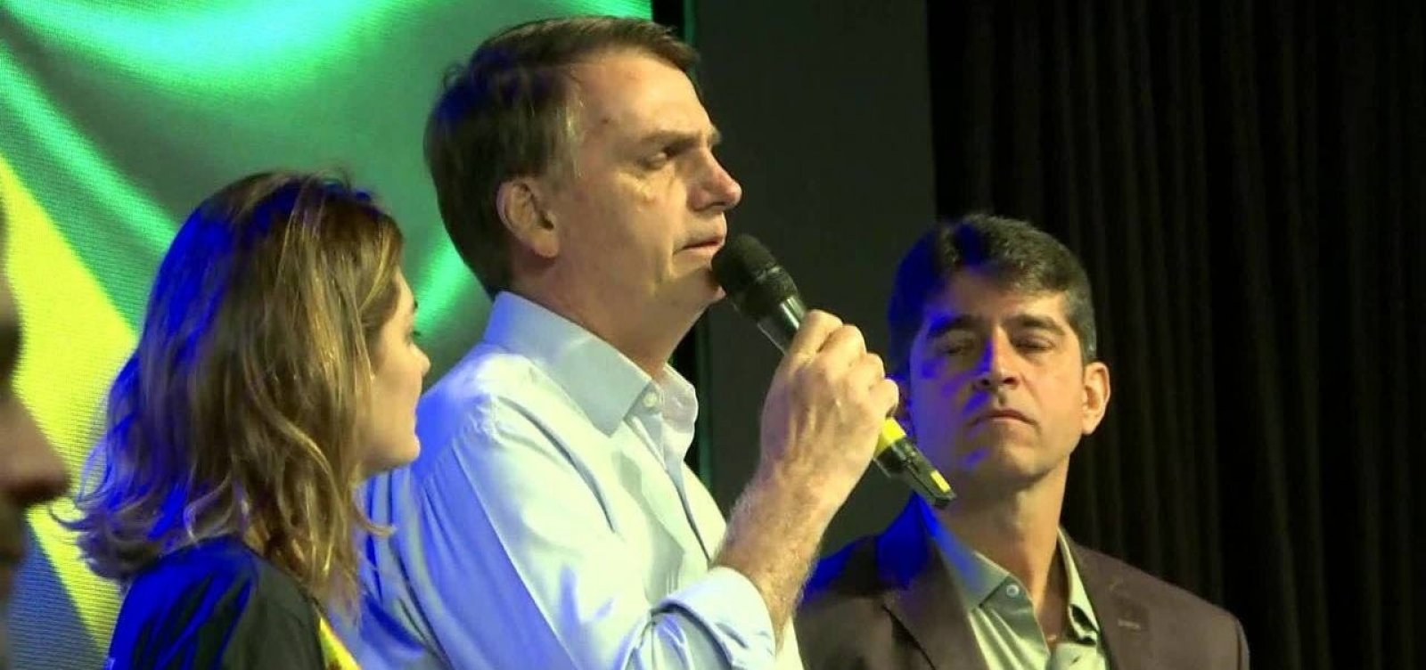 Bolsonaro promete indicar ministro ‘terrivelmente evangélico’ para o STF
