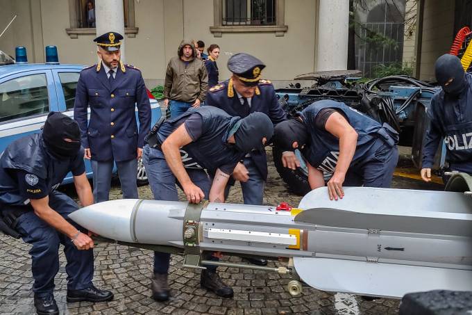 Polícia italiana encontra míssil em posse de ativistas de extrema direita