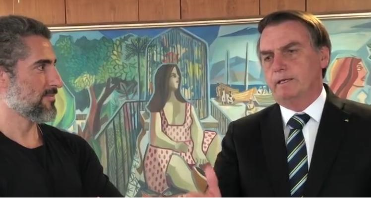 Ao lado de Mion, Bolsonaro sanciona lei que inclui levantamento sobre autismo no Censo 2020