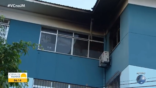 Apartamento em Salvador é atingido por incêndio nesta segunda-feira (22)
