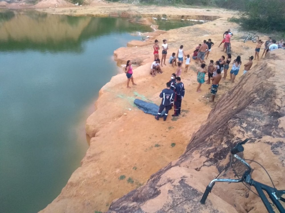 Adolescente morre após saltar de cabeça em lagoa no litoral do Piauí
