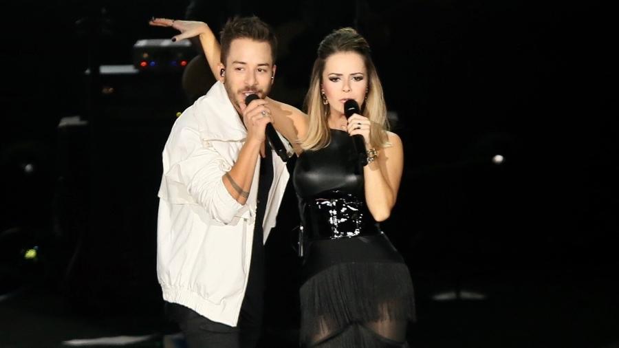 Sandy e Junior cantam Maria Chiquinha ‘politicamente correta’ durante turnê