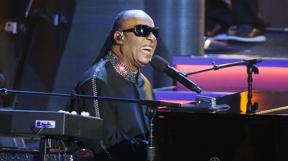 Stevie Wonder anuncia pausa na carreira para fazer transplante de rim