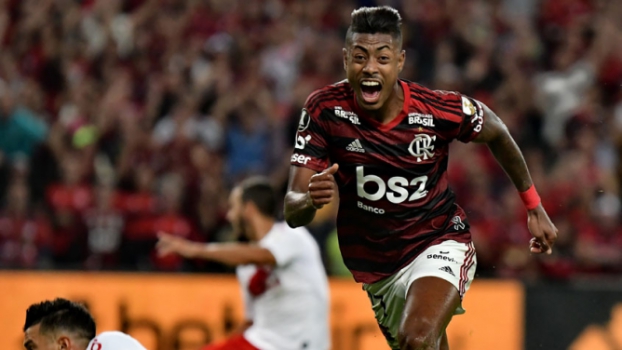 Com dois de Bruno Henrique,Flamengo abre boa vantagem sobre o Inter