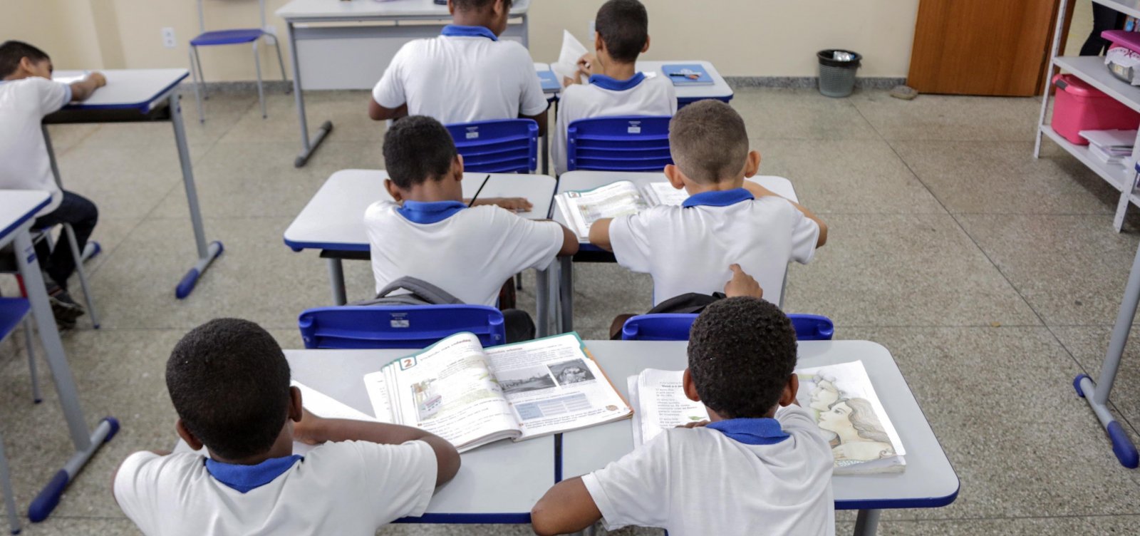 ACM Neto decreta suspensão das aulas em escolas e faculdades por mais 15 dias